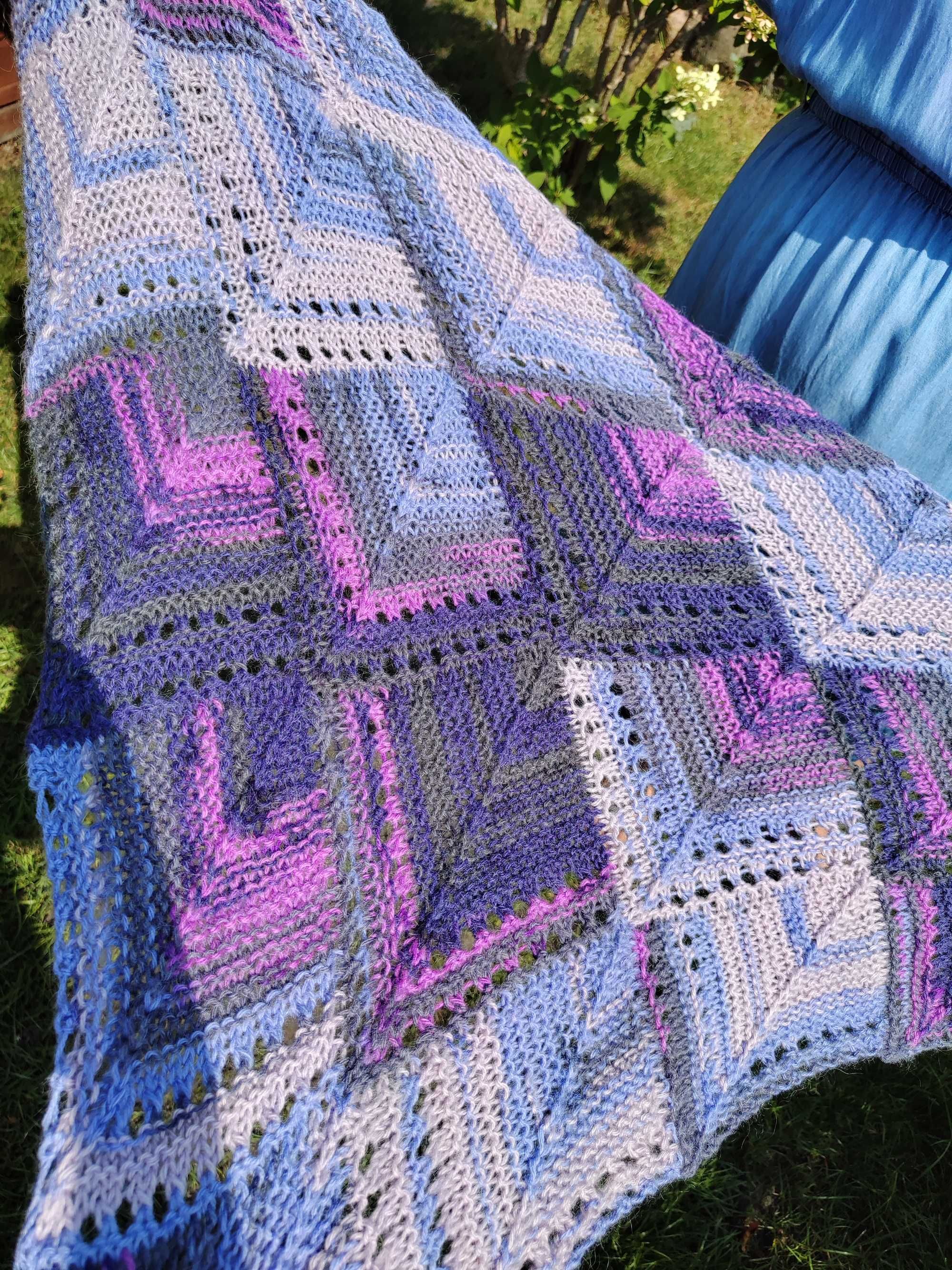 Chusta szal trójkątna handmade AA847-1