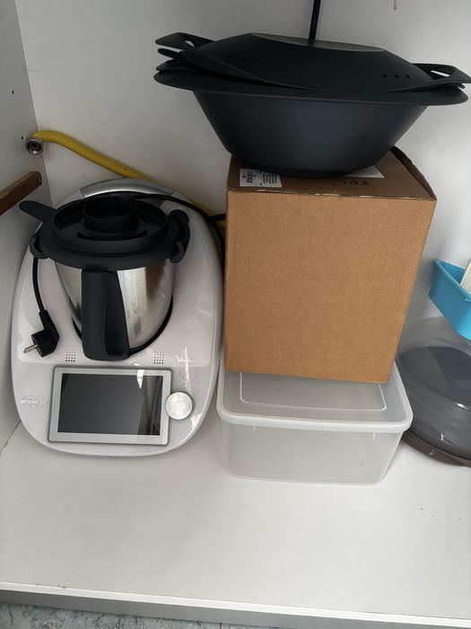 Bimby TM6 nova com segundo copo na caixa