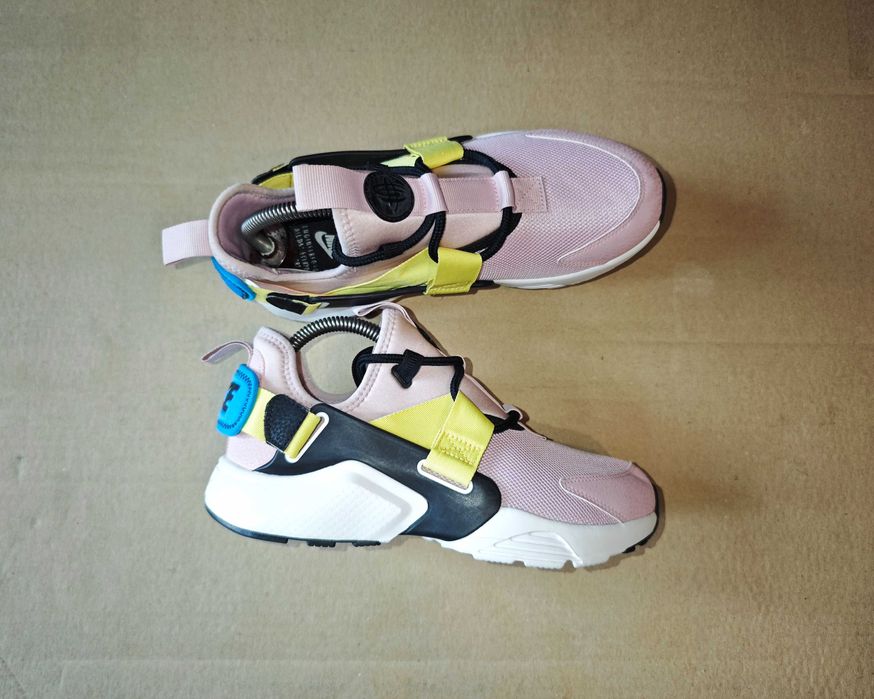 Оригінальні Кросівки Nike Air Huarache City