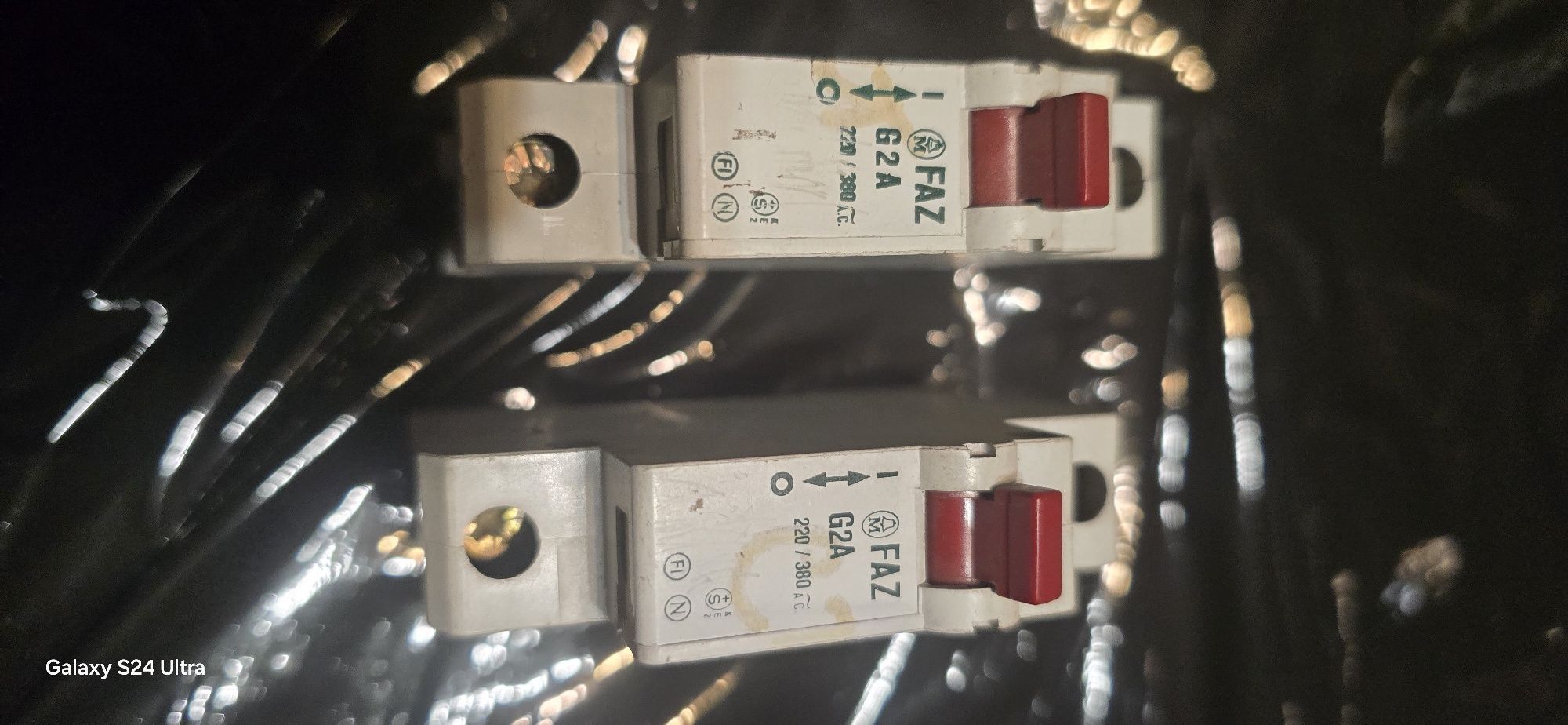 Zestaw Hager bezpieczniki  230 v jak i 400v lampki kontrolne faz