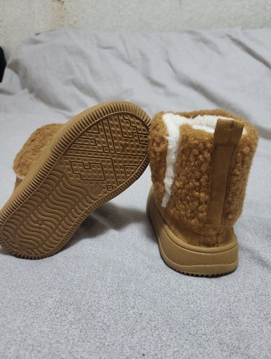 Дитячі уги, зимові чоботи