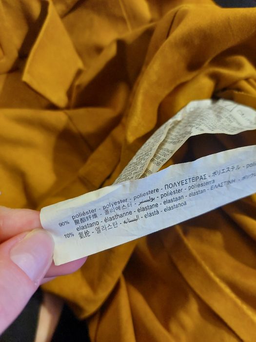 Ciepła z jesienna mini w modnym kolorze