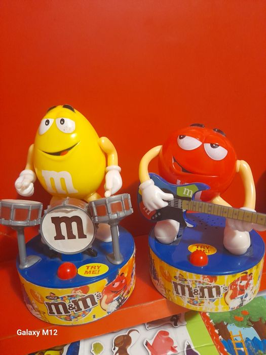 Колекційні фігурки M&M's емемдемсики гітарист та барабанщик на батарей