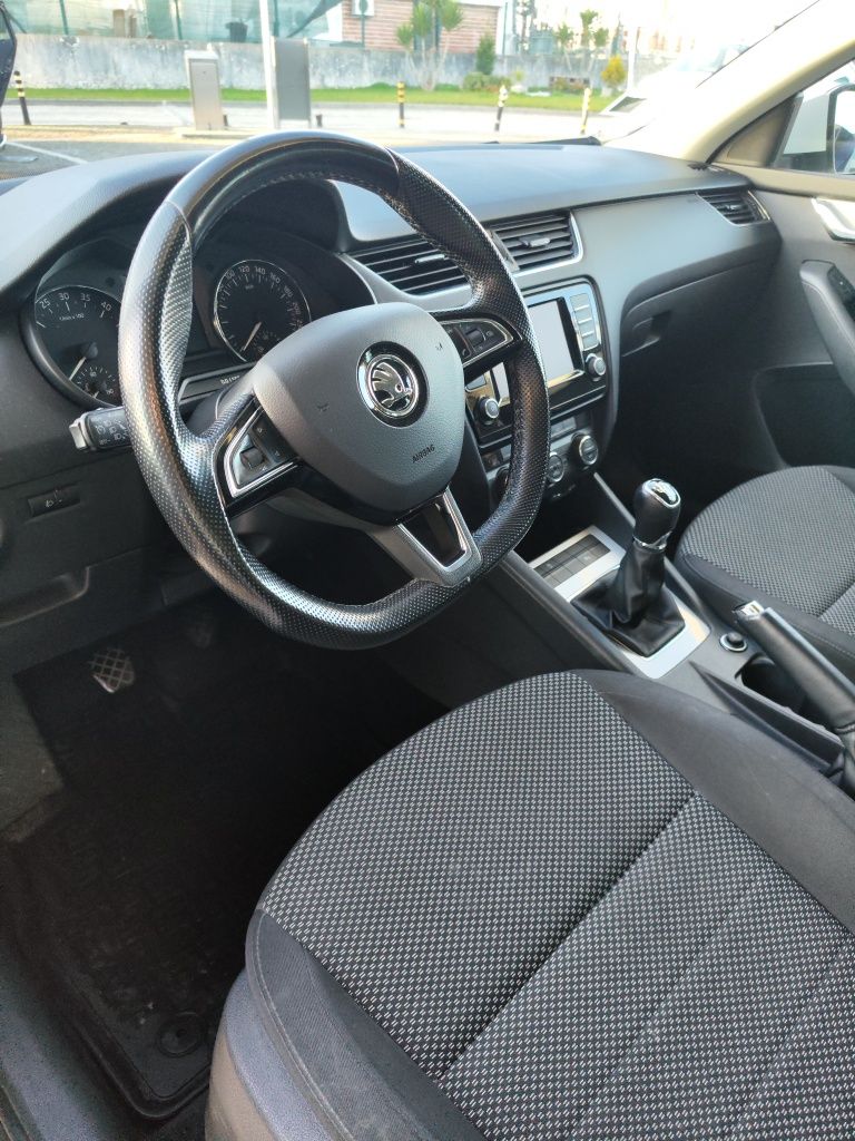 Skoda Octavia 1.6 Tdi 9000€