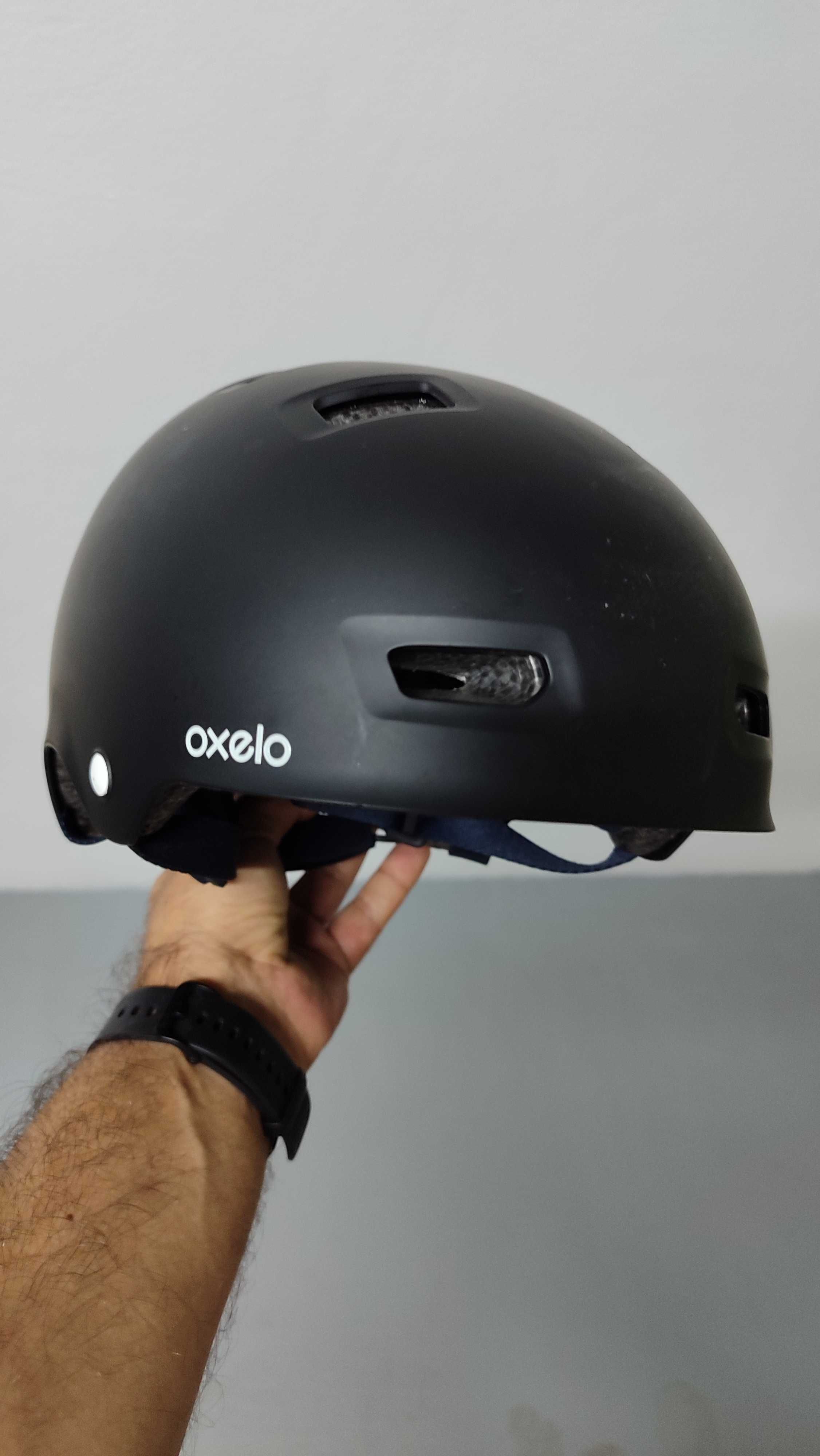 Capacete de criança e proteções
