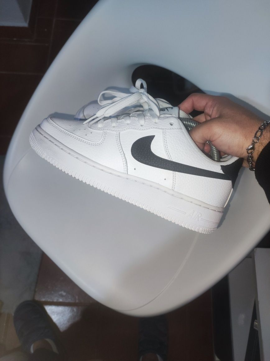 Air Force 1 Low branco/preto