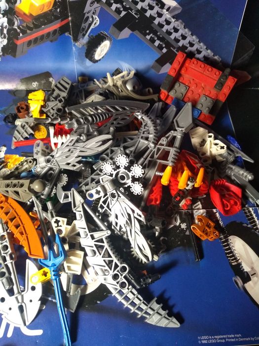 Lego Mix +gratis plakat I dwa pudełeczka