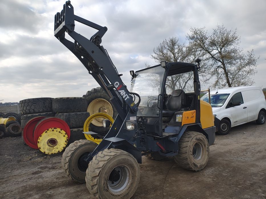 Ładowarka Giant v6004 x-tra miniładowarka