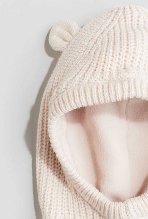 В язані шапки -шоломи  на флісі від h&m від 6 міс до 4 років