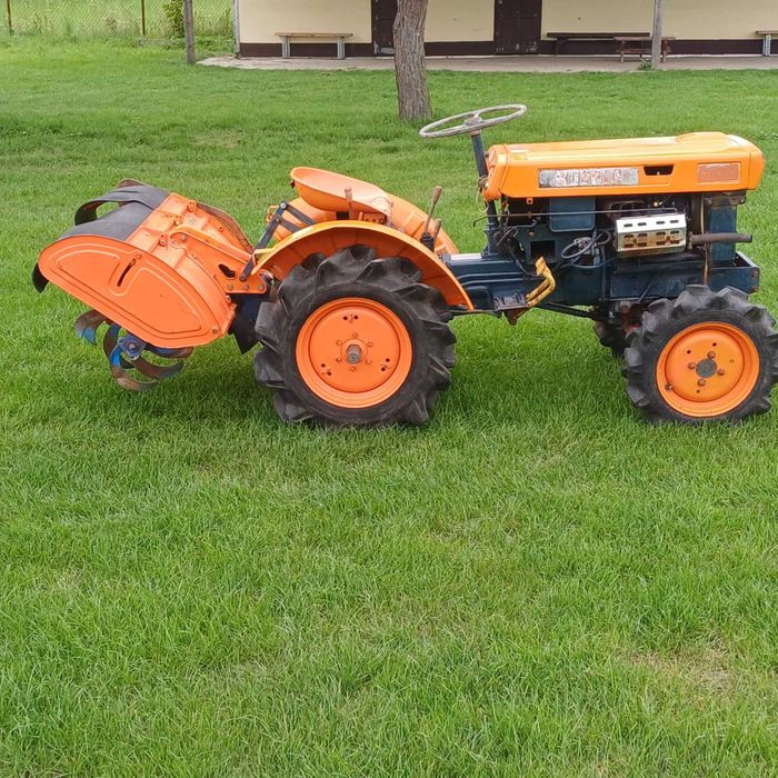 Traktor ogrodowy KUBOTA B6000 4x4 ZESTAW