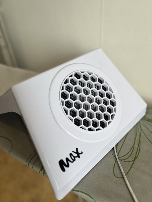 Продам витяжку MAX ULTIMATE 4 100Вт.