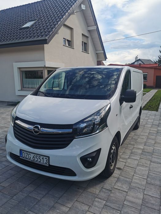 Opel Vivaro 2016r Trzyosobowy blaszak
