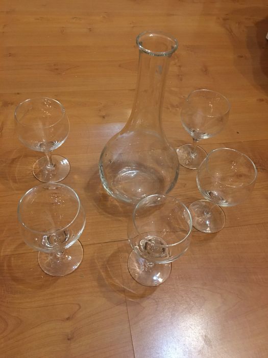 Garrafa para o Vinho com 5 Copos da Light & Music