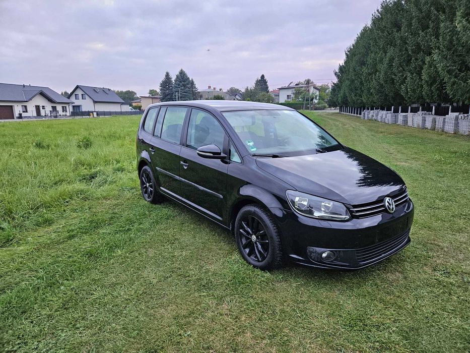 Volkswagen Touran 1. 6 TDI • 2011 rok