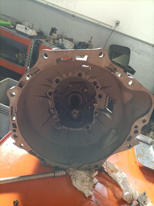 Caixa de velocidades Toyota dyna M (Reparada)