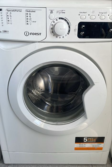 Máquina de lavar roupa  Indesit EWE 71252 W EU 7kg de capacidade.