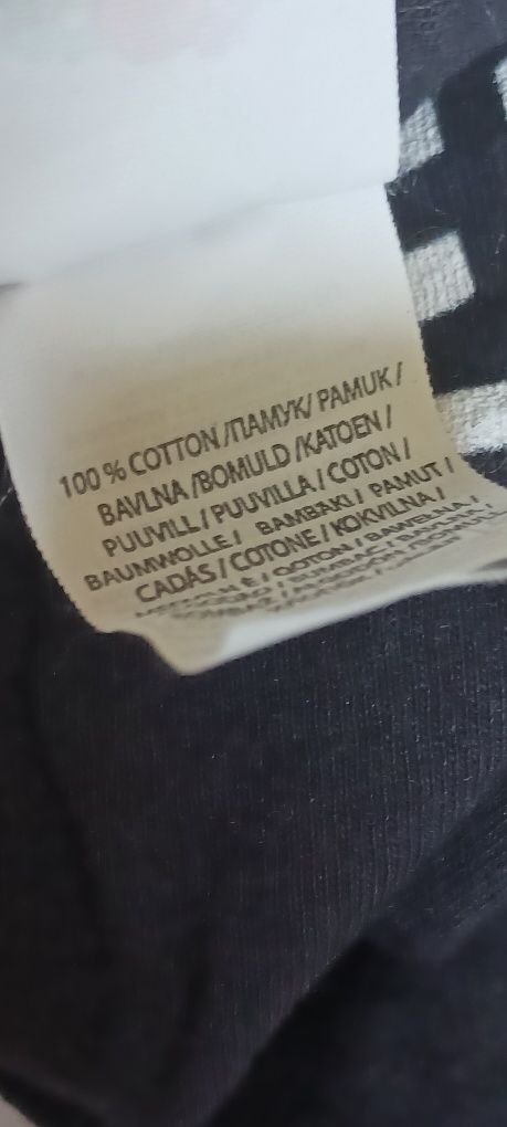 Czarny tshirt z białym nadrukiem Fruit of the Loom rozm.M