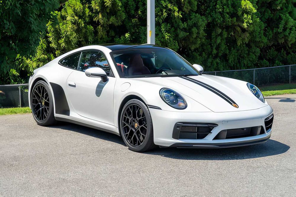 Porsche 911 Carrera      2022