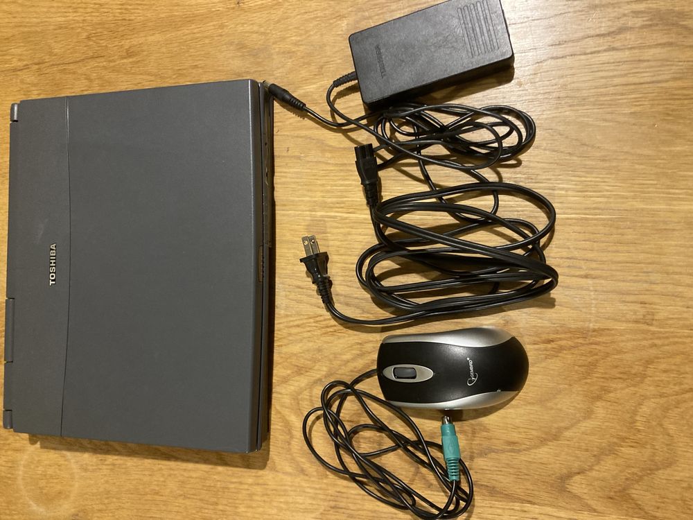 Вінтажний ноутбук Toshiba Tecra 8000