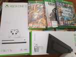 Xbox One S  1Tb + Comando