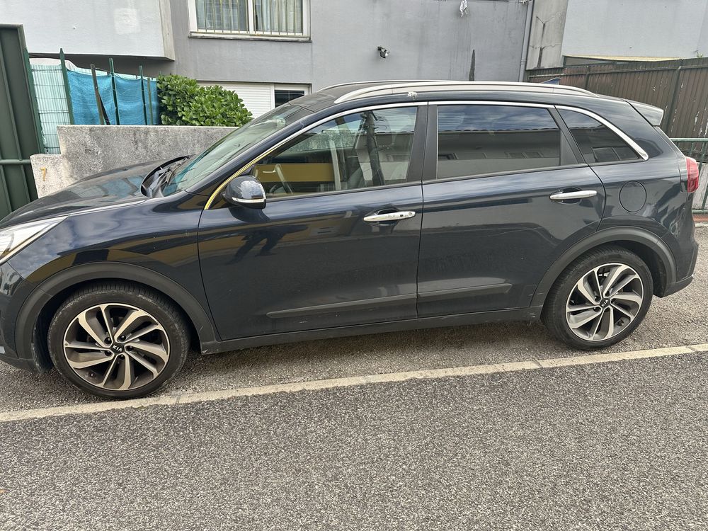 Kia Niro Hibrido / Gasolina  revisoes sempre feitas na marca Kia