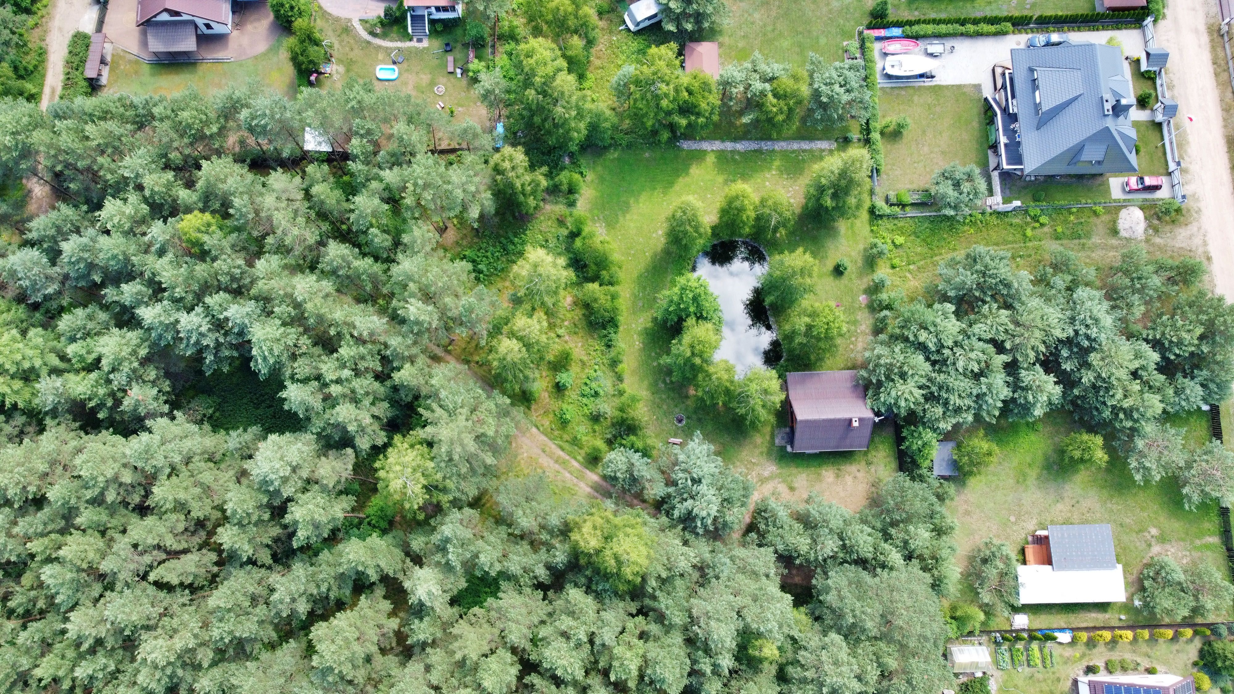 MAJÓWKA Domek letniskowy na Mazurach w lesie nad jeziorem Wałpusz