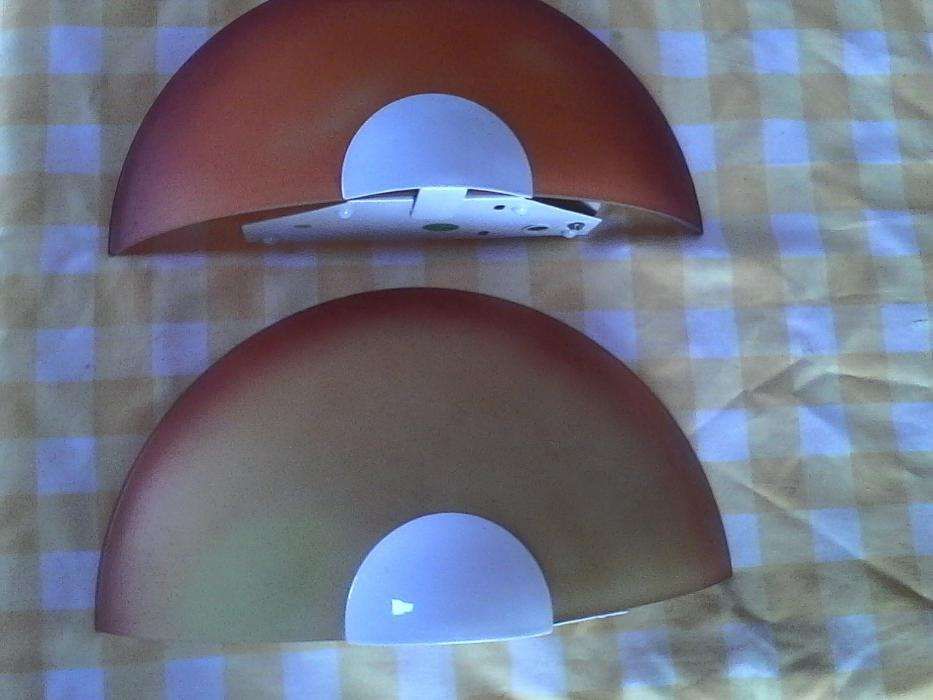 Candeeiros de parede antigos meia lua