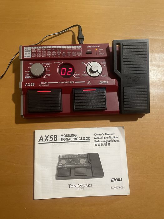 Korg AX5B Processador de efeitos guitarra/baixo