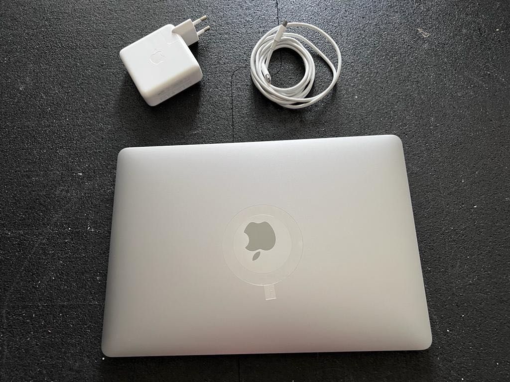 MacBook Pro 13 / M1 / 16GB RAM / 1TB SSD / 2021 : A2338 - IDEALNY