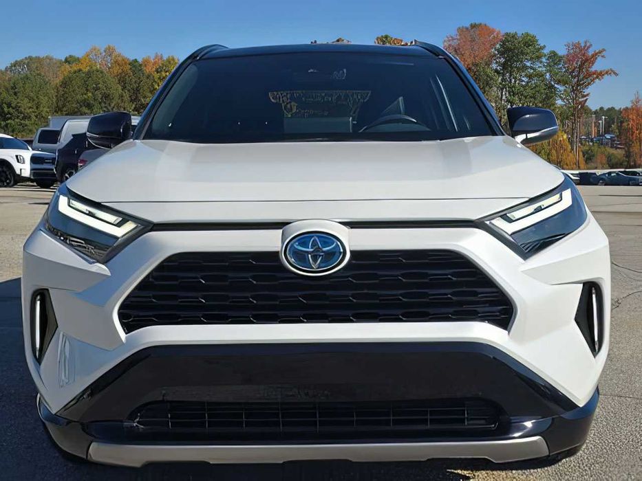 Toyota RAV4      2024