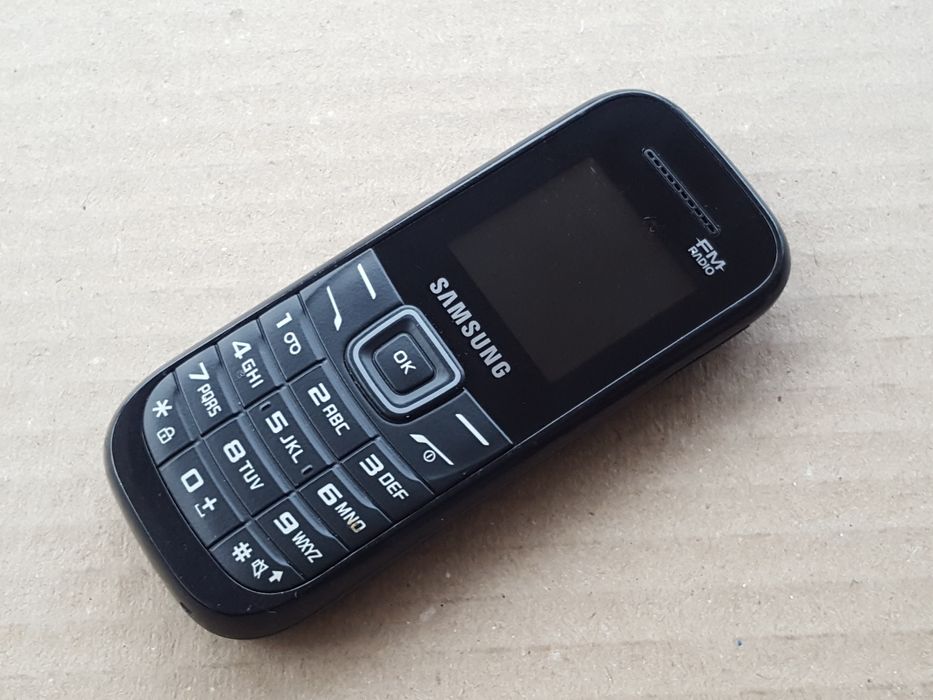 Samsung GT-E1205Y (на английском языке) Самсунг телефон