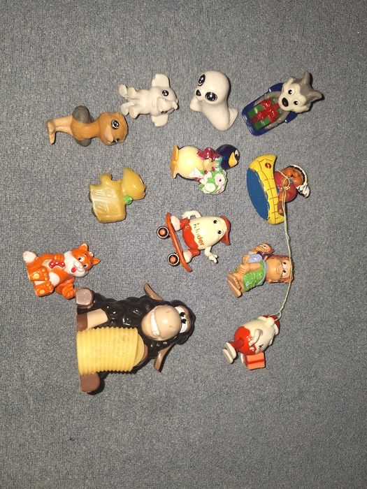 Продам фігурки kinder