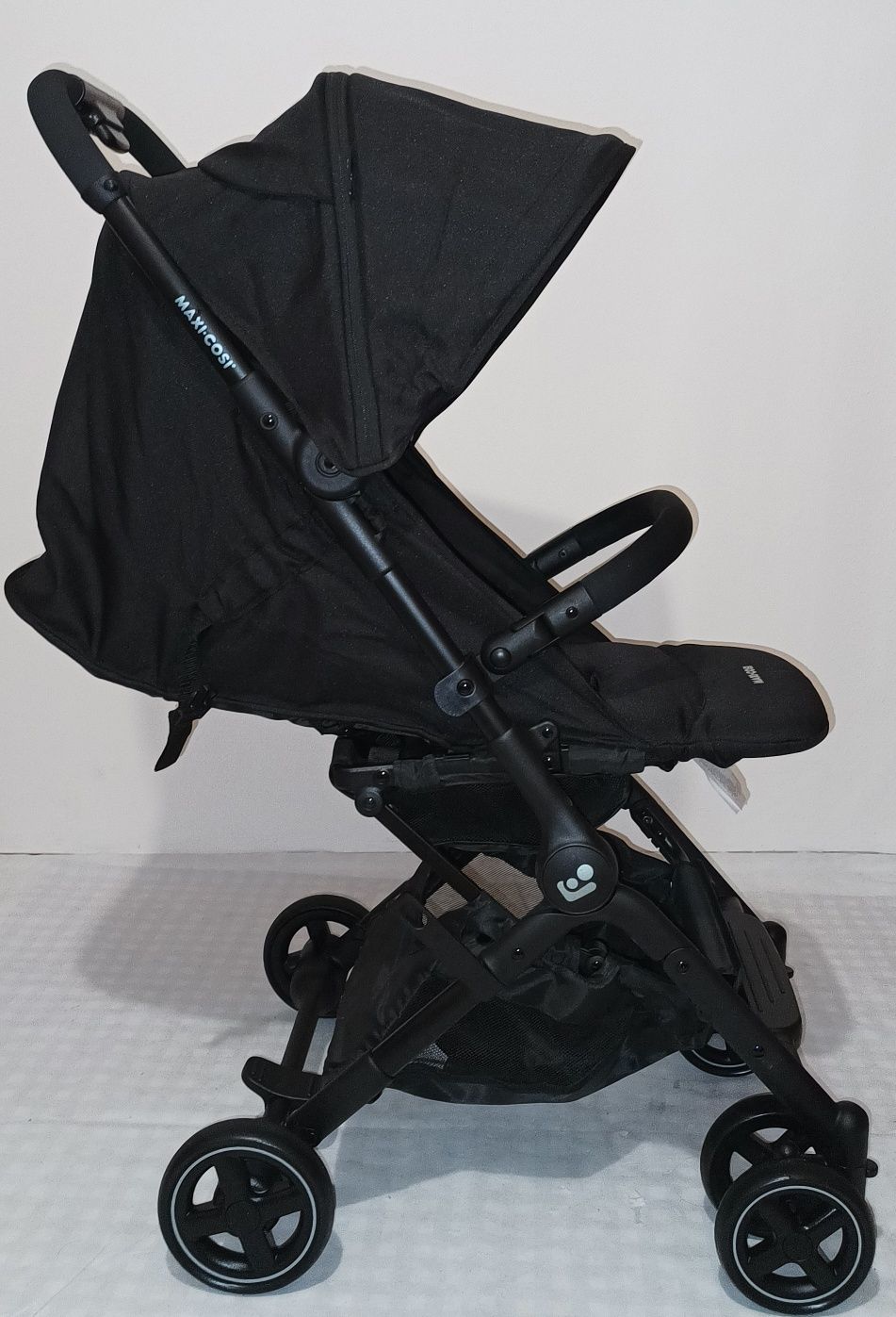 Візок прогулянковий коляска Maxi Cosi Lara 2 до 22 кг