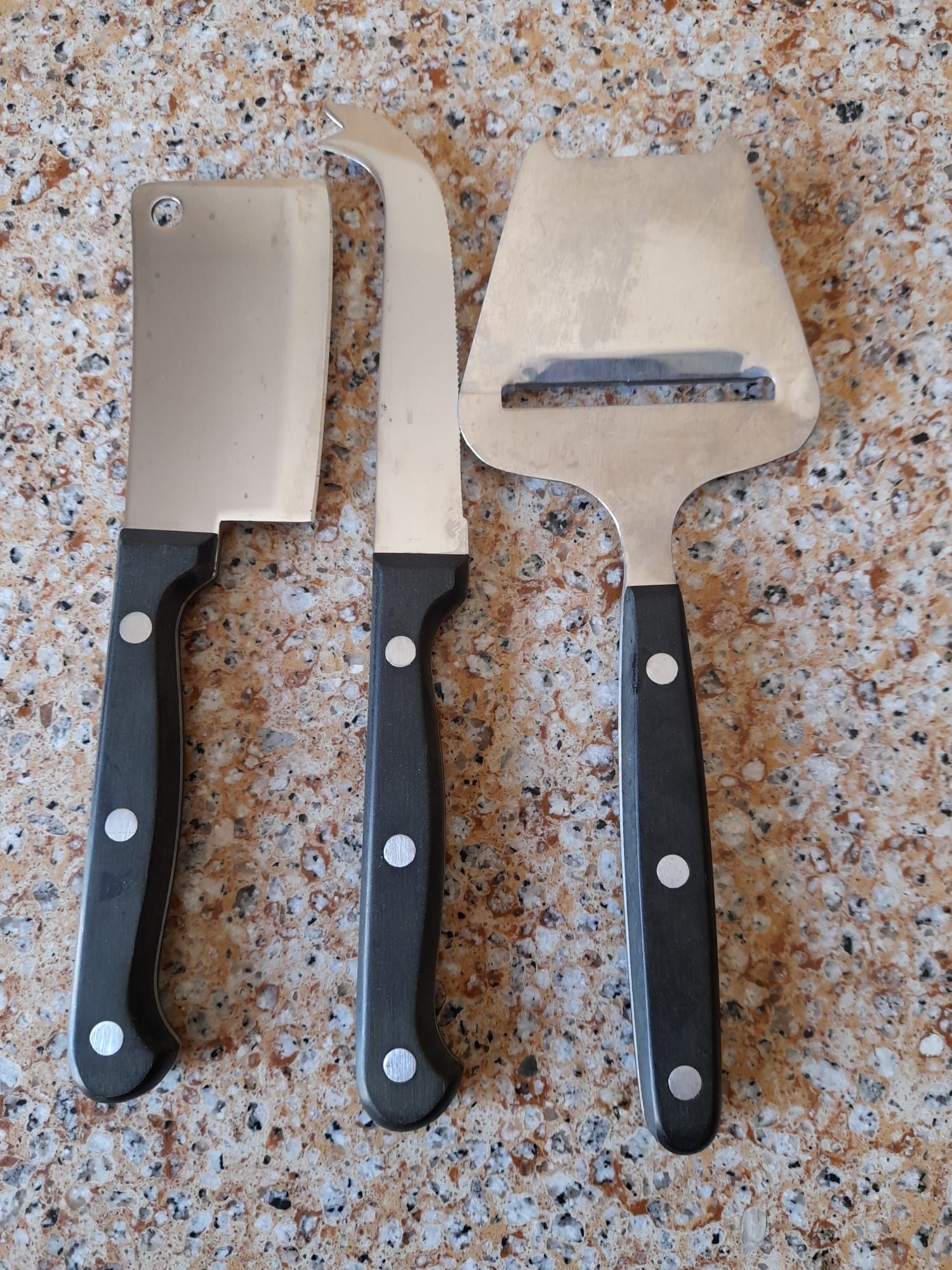 Conjunto de 3 facas para queijos