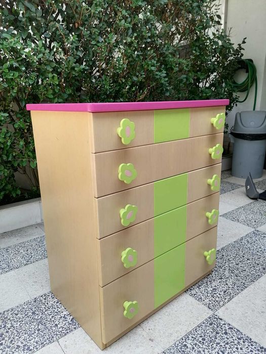 Cómoda + Mesinha de Cabeceira Menina