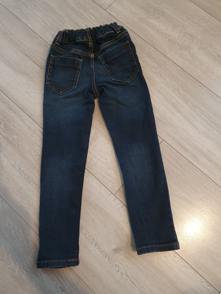 Jeansy slim fit na szczupłego chłopca 104