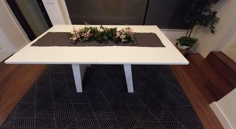 Mesa branca alto brilho, extensível, como nova