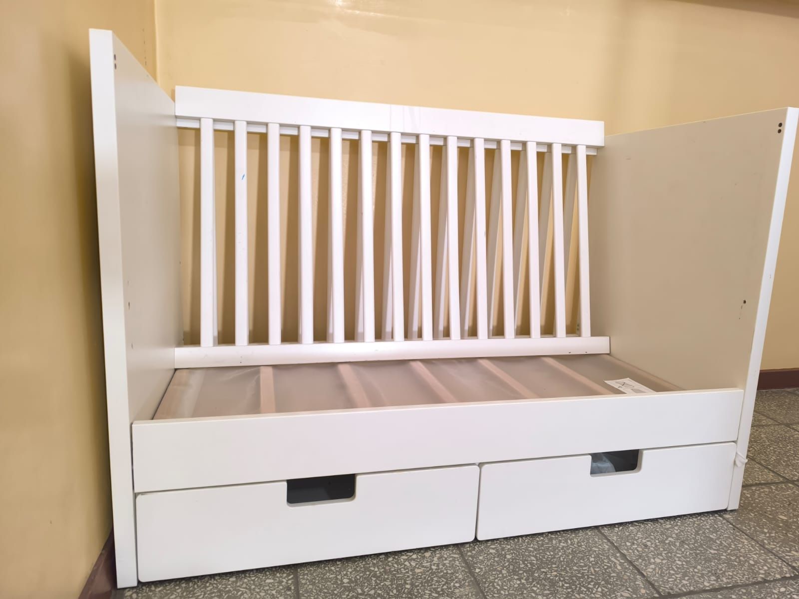 Łóżeczko dla dzieci Ikea Stuva z dwiema szufladami
