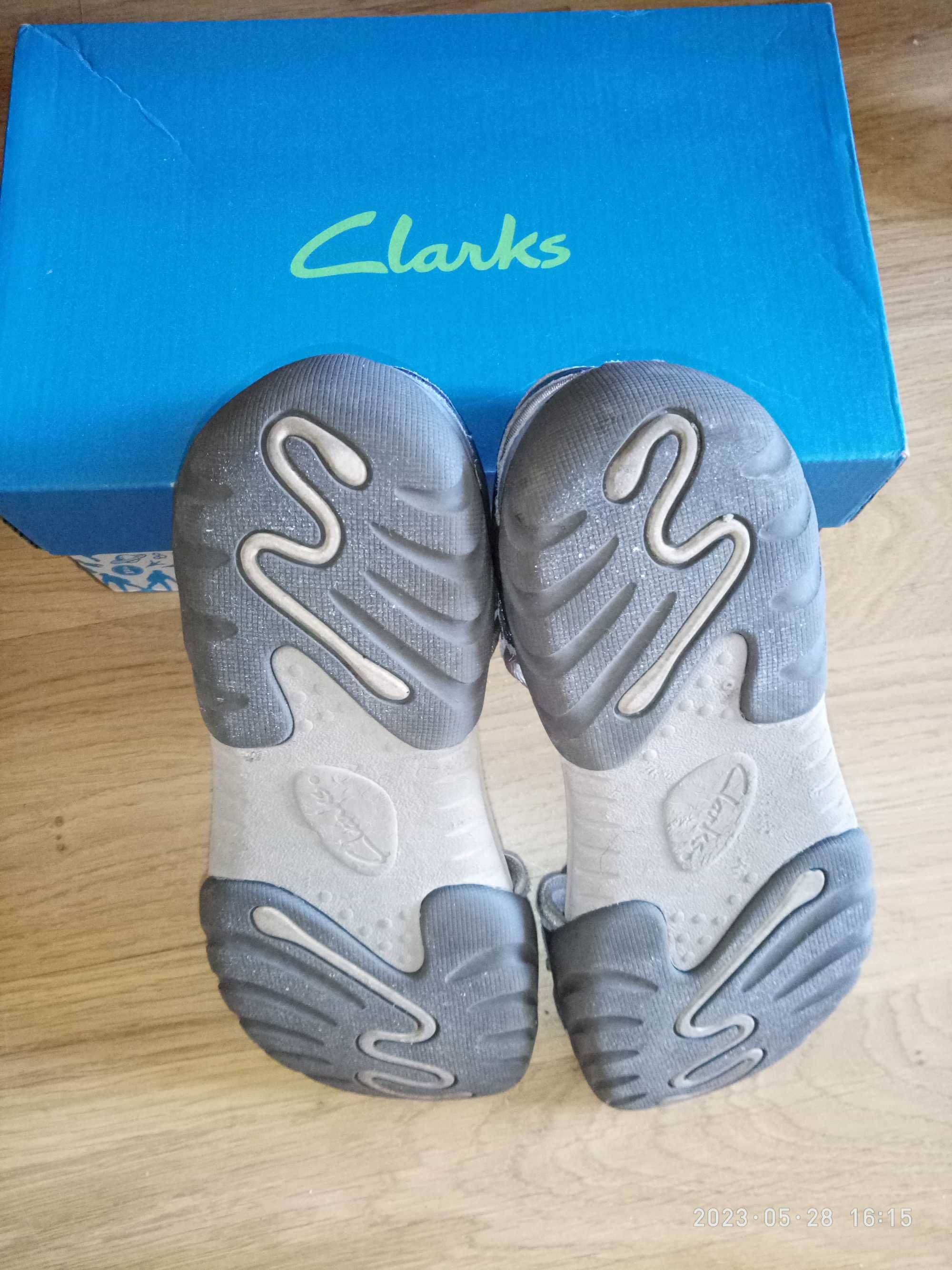 Босоножки мальчику Clarks р.35