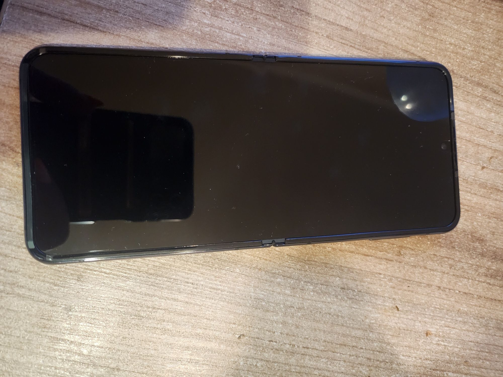 Sprzedam nowy samsung z flip4