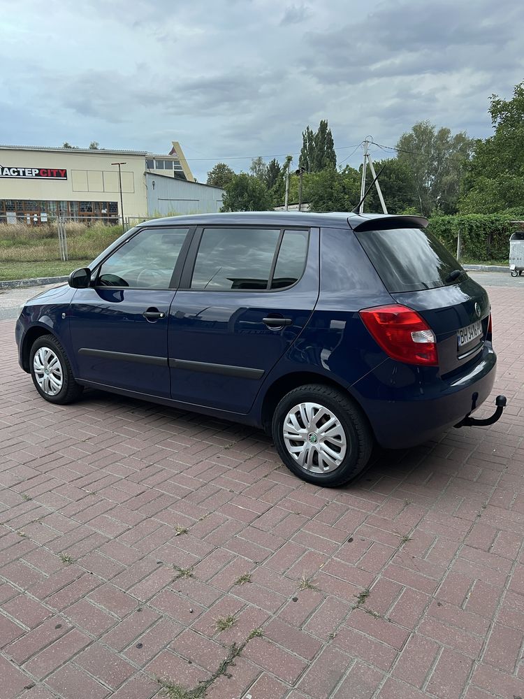 Продам Skoda Fabia 2011 года газ-бензин