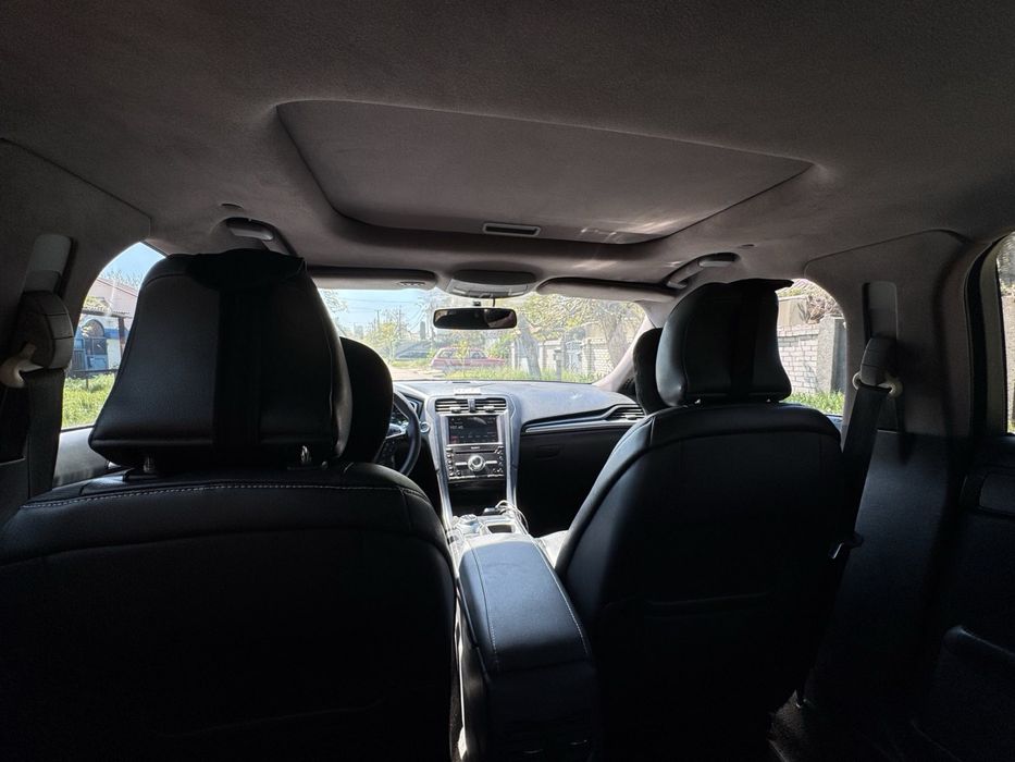 Ford fusion hybrid Titanium 2017.11