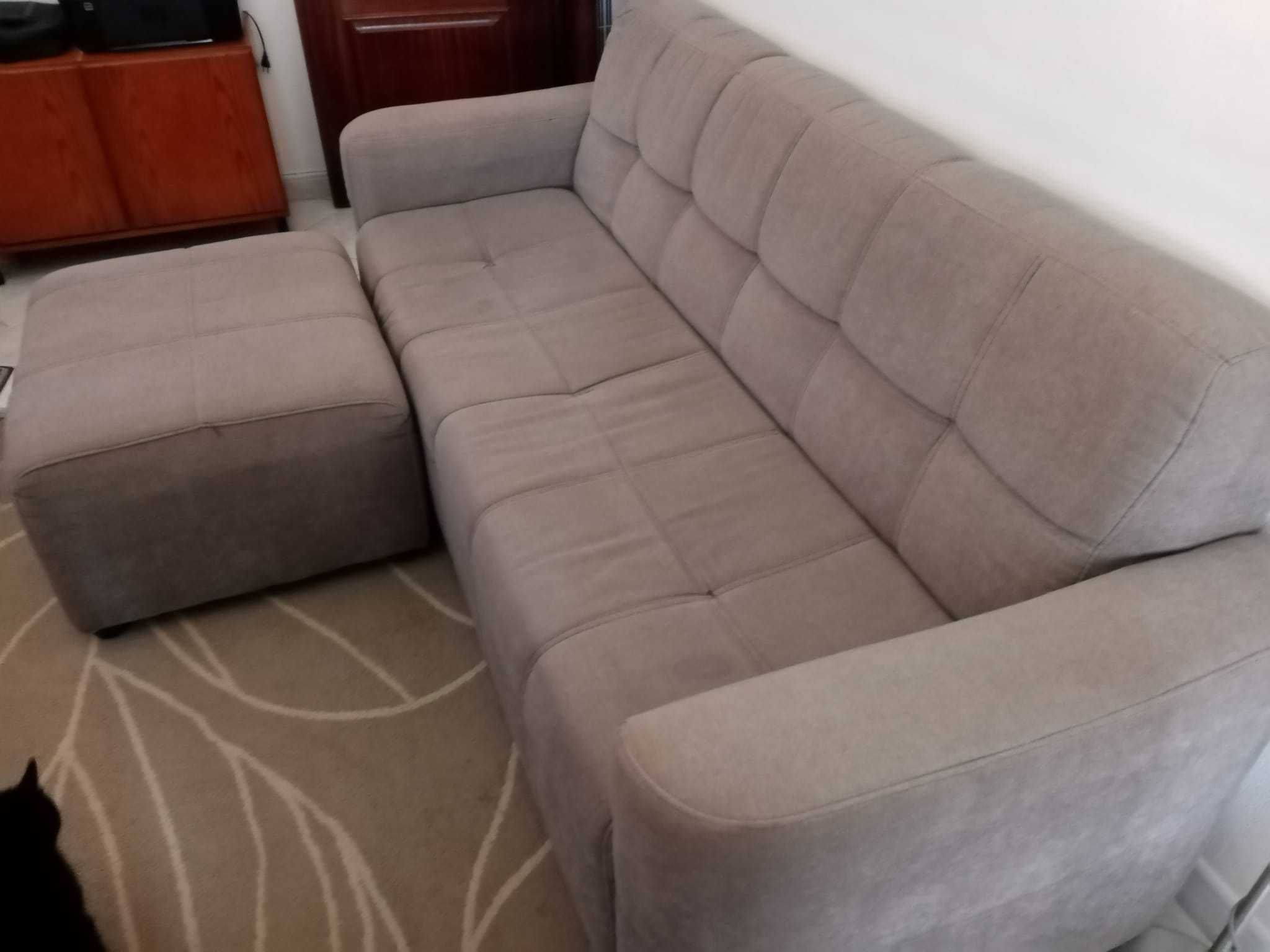 Recheio de sala, mesa grande com cadeiras incluídas