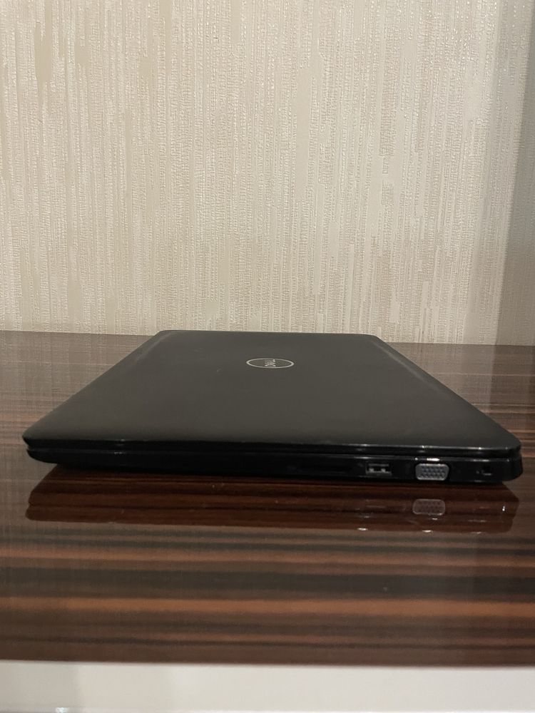 Dell Latitude 3500 i5-8265U 8GB DDR4 128GB SSD 15.6 Full HD Windows 11