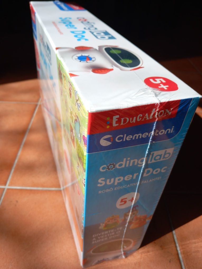 Brinquedo: Super Doc - Robô educativo falante