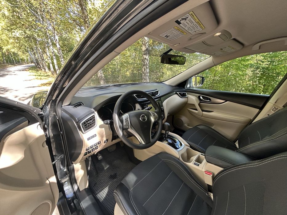 Nissan Rogue 2.5 SV AWD 2016 газ бензин