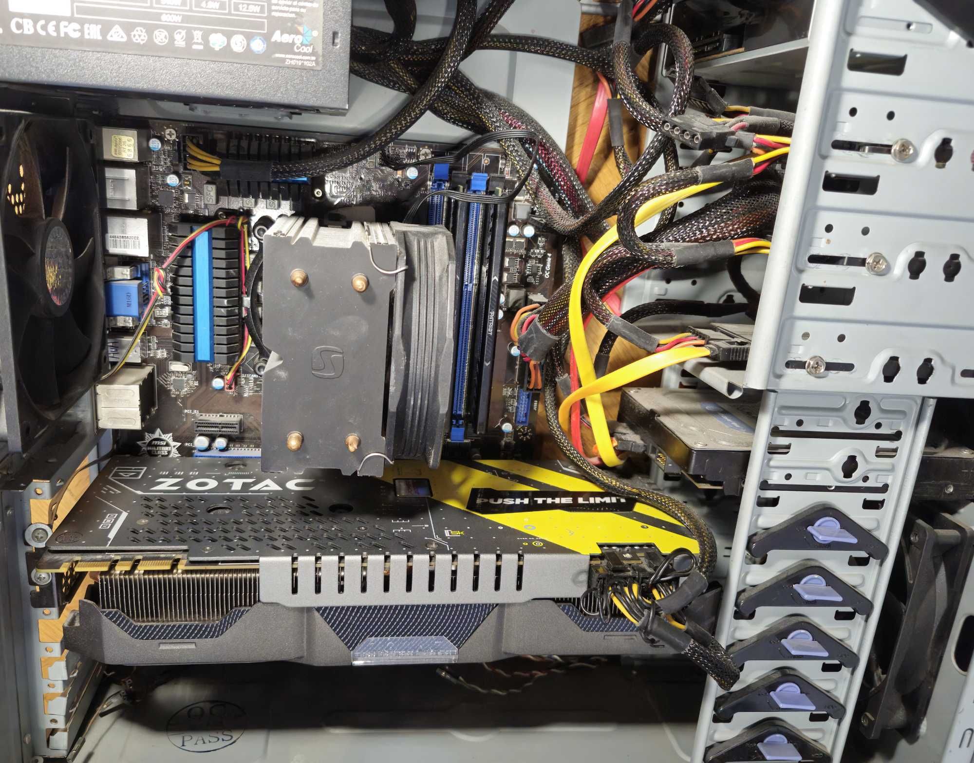 Komputer stacjonarny do gier – i7, GTX1070, 16GB RAM –gotowy do pracy!