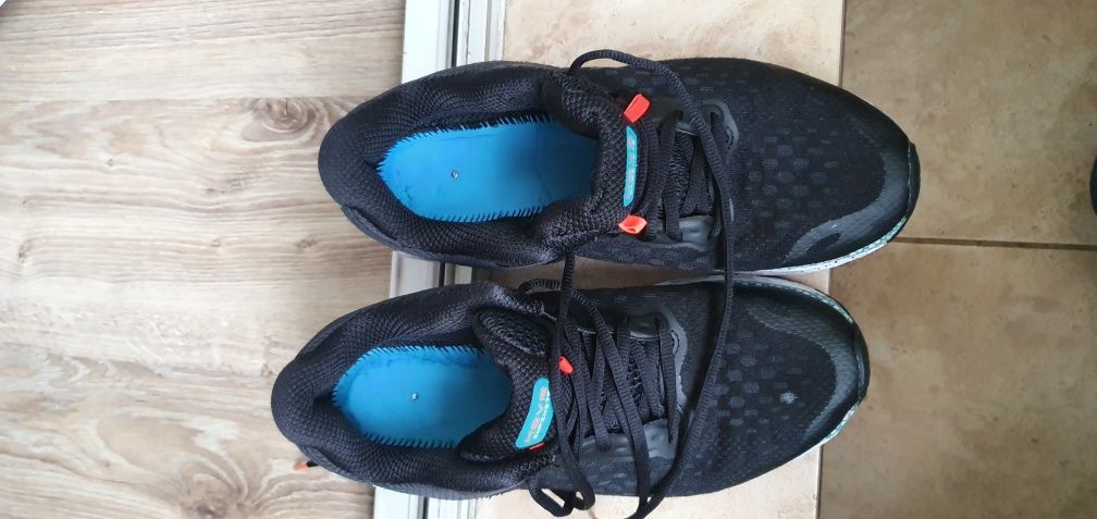 Buty męskie do biegania Under Armour HOVR Infinite roz 43 wkładka 27,5