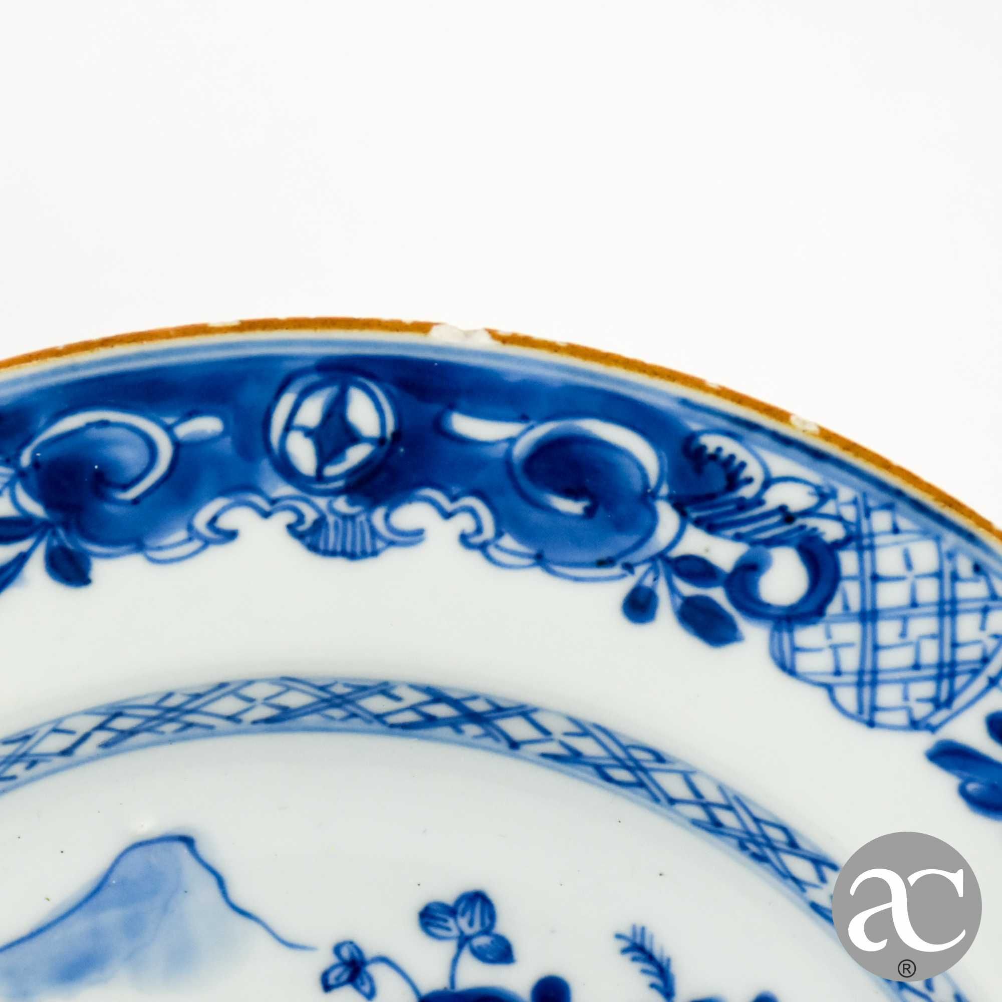 Prato fundo Porcelana da China, Azul e Branco, Qianlong, séc. XVIII