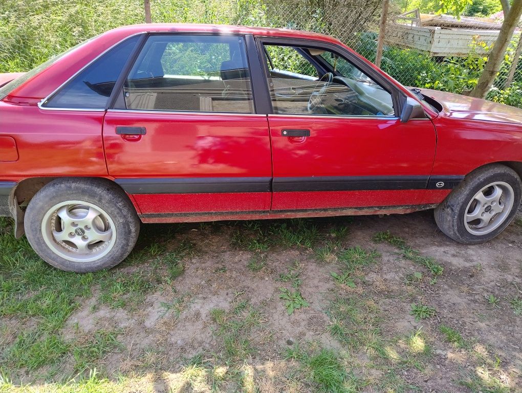 Продам ауді 100 механіка